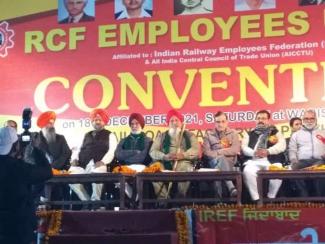 Railway Employees Convention Calls for Strengthening Worker-Peasant Unity